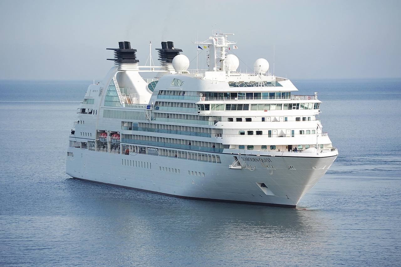 Cruises & Sailing