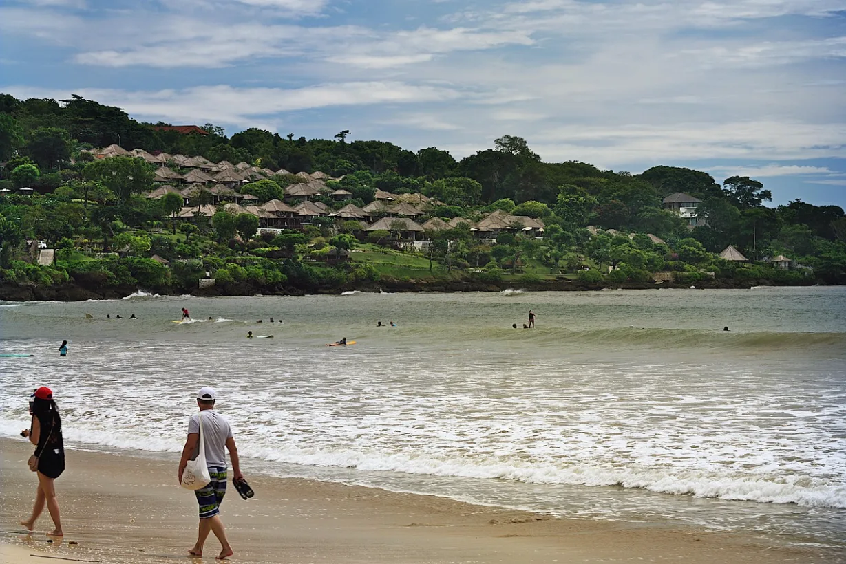 Check-out from Seminyak – Transfer to Nusa Dua & Jimbaran Seafood Dinner