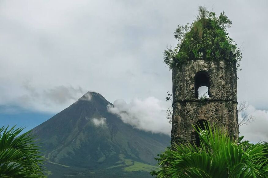 Perfect Day in Bohol: Chocolate Hills, Tarsiers & Loboc Church