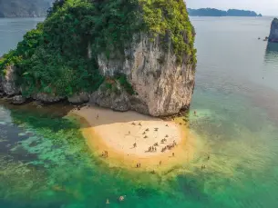 5 Days Hanoi, Ninh Binh & Halong Bay Tour Package